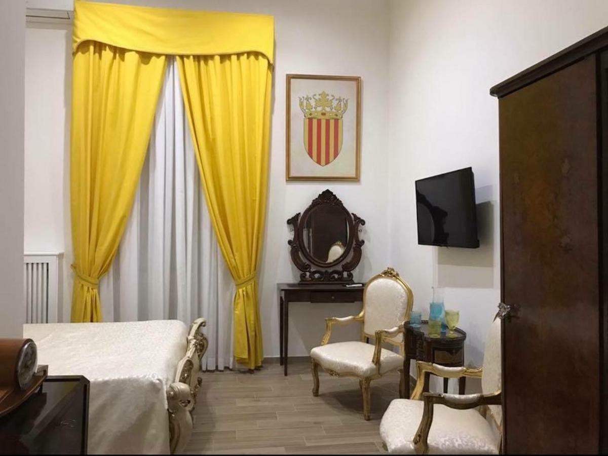 Royal Gismonda Bed and Breakfast Napoli Esterno foto